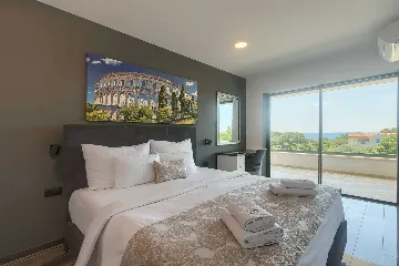 5-Bedroom Villa with Pool and Indoor Wellness in Premantura