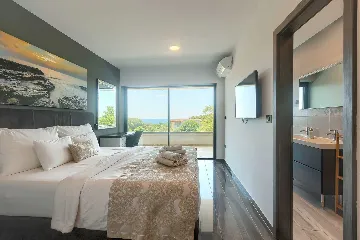 5-Bedroom Villa with Pool and Indoor Wellness in Premantura