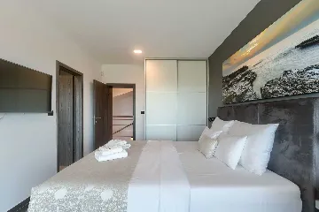 5-Bedroom Villa with Pool and Indoor Wellness in Premantura