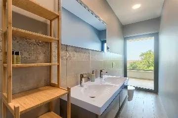 5-Bedroom Villa with Pool and Indoor Wellness in Premantura