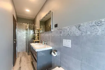 5-Bedroom Villa with Pool and Indoor Wellness in Premantura