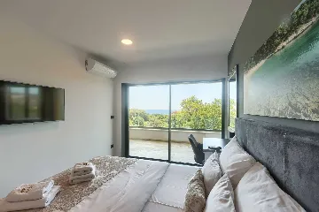 5-Bedroom Villa with Pool and Indoor Wellness in Premantura