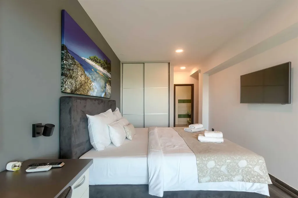 5-Bedroom Villa with Pool and Indoor Wellness in Premantura