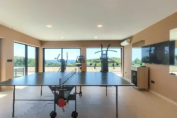 5-Bedroom Villa with Pool and Indoor Wellness in Premantura