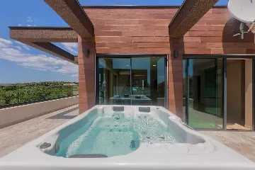 5-Bedroom Villa with Pool and Indoor Wellness in Premantura