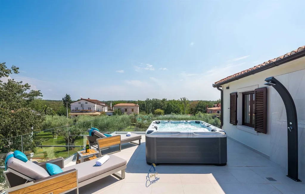 4-Bedroom Villa in Brtonigla for Up to 8