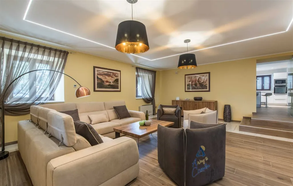 4-Bedroom Villa in Brtonigla for Up to 8