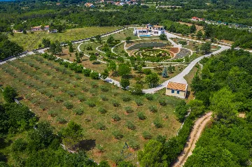 Modern 5-Bedroom Villa in Filipana for Up to 11