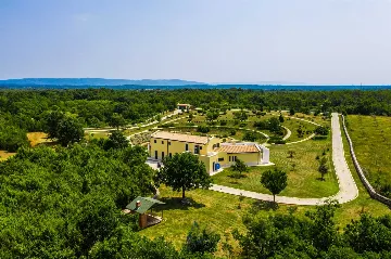 Modern 5-Bedroom Villa in Filipana for Up to 11