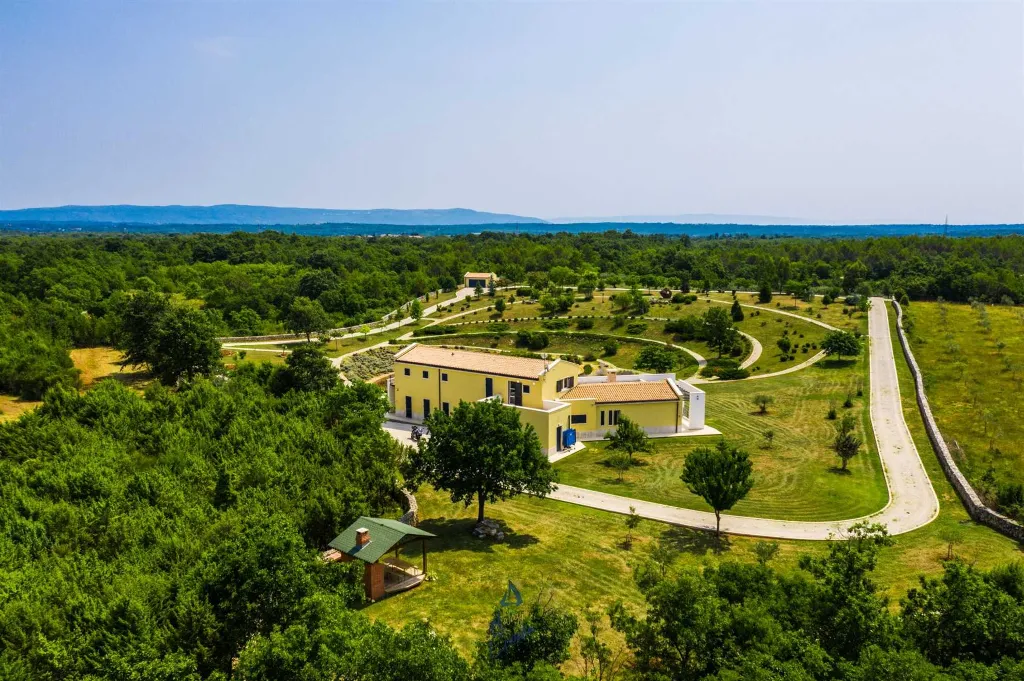 Modern 5-Bedroom Villa in Filipana for Up to 11