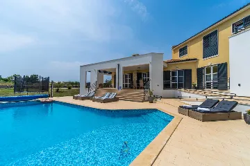 Modern 5-Bedroom Villa in Filipana for Up to 11