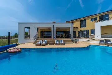 Modern 5-Bedroom Villa in Filipana for Up to 11