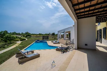 Modern 5-Bedroom Villa in Filipana for Up to 11