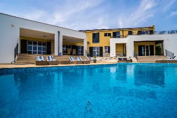 Modern 5-Bedroom Villa in Filipana for Up to 11