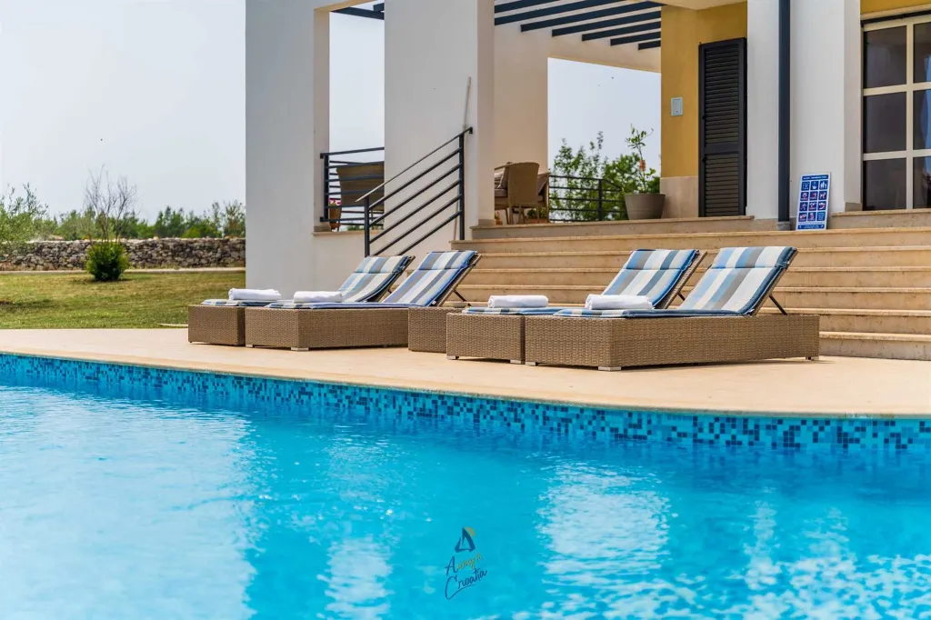 Modern 5-Bedroom Villa in Filipana for Up to 11
