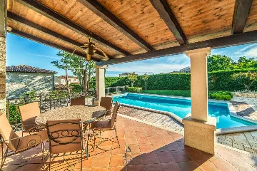 4-Bedroom Villa in Višnjan with Pool and Sauna