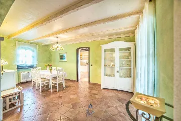 4-Bedroom Villa in Višnjan with Pool and Sauna