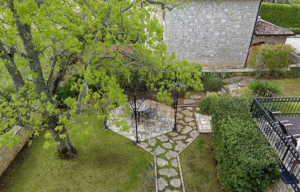 4-Bedroom Villa in Višnjan with Pool and Sauna