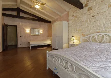 4-Bedroom Villa in Višnjan with Pool and Sauna