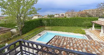 4-Bedroom Villa in Višnjan with Pool and Sauna