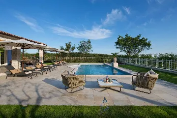 4-Bedroom Villa with Private Pool in Kanfanar