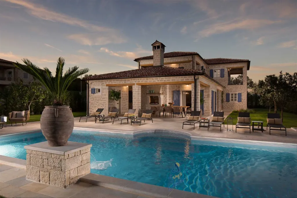 4-Bedroom Villa with Private Pool in Kanfanar
