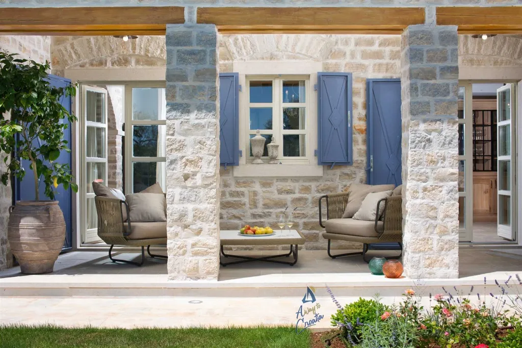 4-Bedroom Villa with Private Pool in Kanfanar