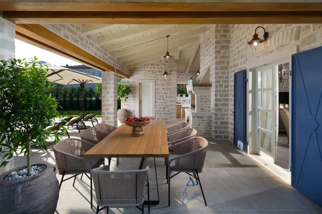 4-Bedroom Villa with Private Pool in Kanfanar