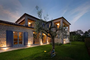 4-Bedroom Villa with Private Pool in Kanfanar