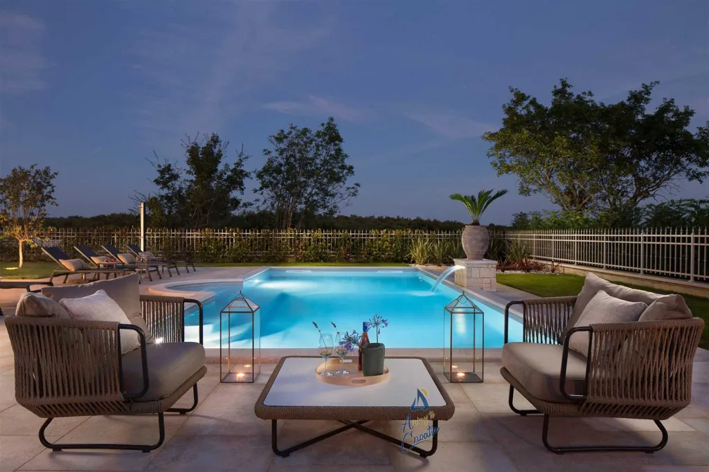 4-Bedroom Villa with Private Pool in Kanfanar