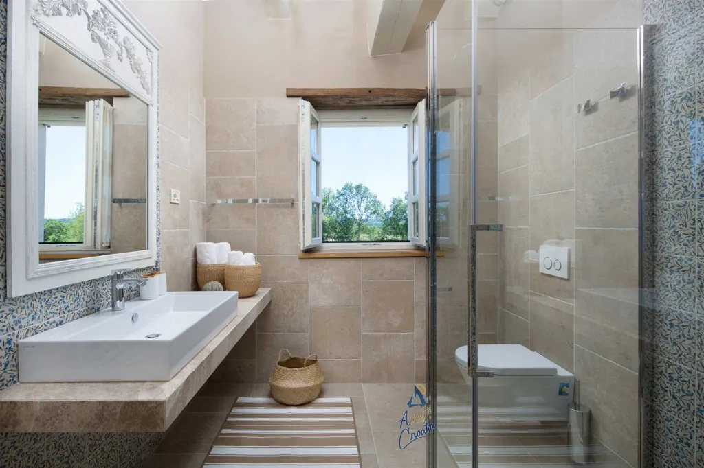 4-Bedroom Villa with Private Pool in Kanfanar
