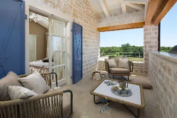 4-Bedroom Villa with Private Pool in Kanfanar