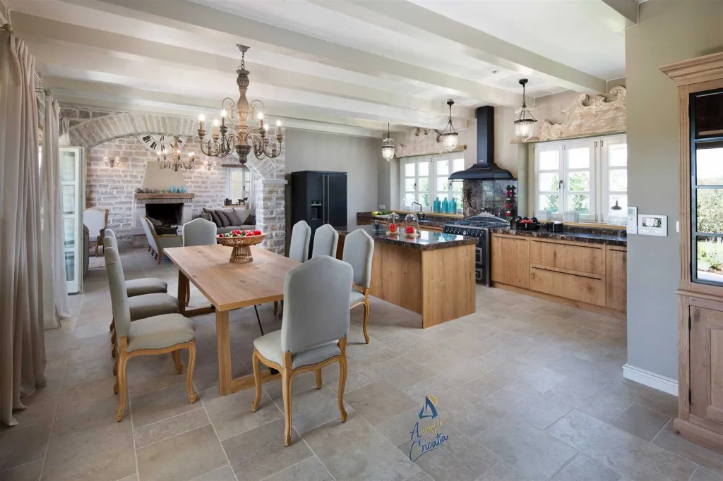 4-Bedroom Villa with Private Pool in Kanfanar