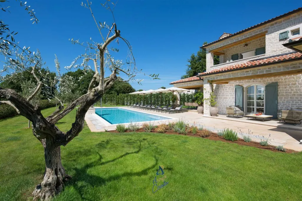 Private Pool Country Villa in Kanfanar