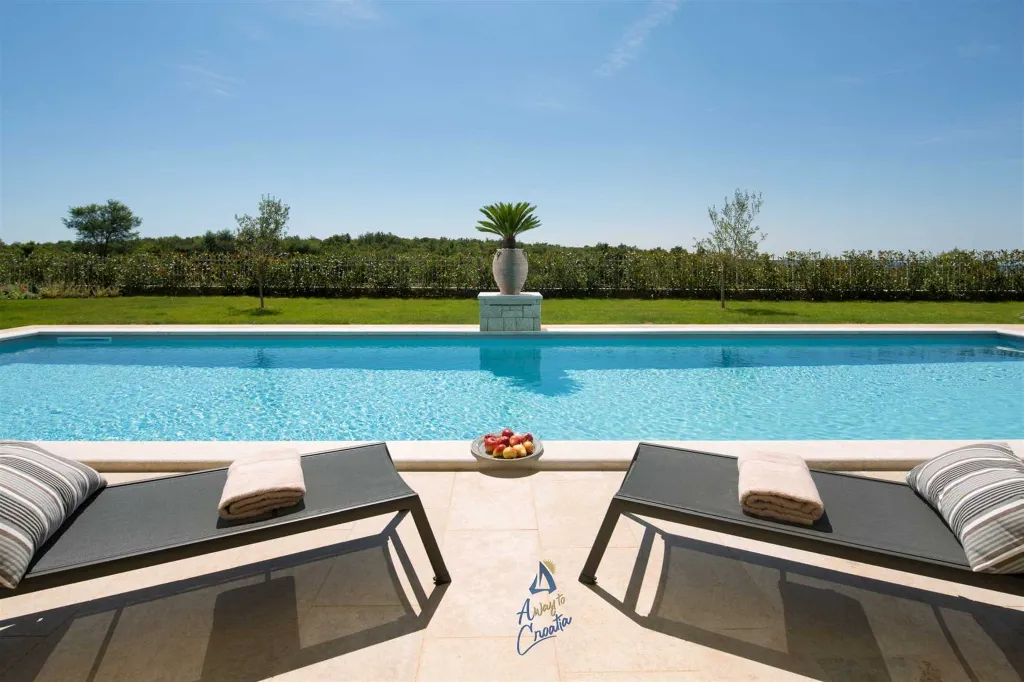 Private Pool Country Villa in Kanfanar