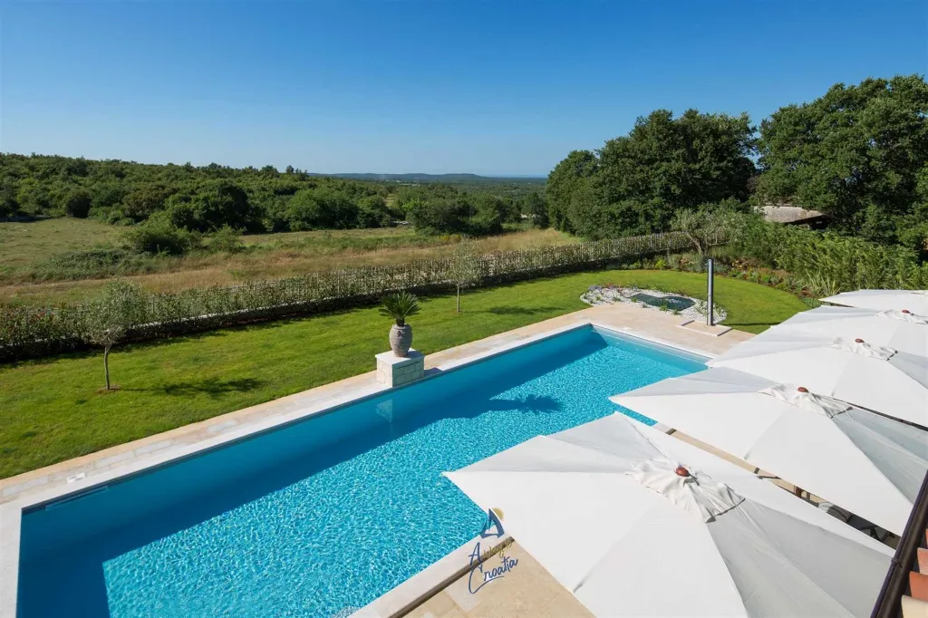 Private Pool Country Villa in Kanfanar