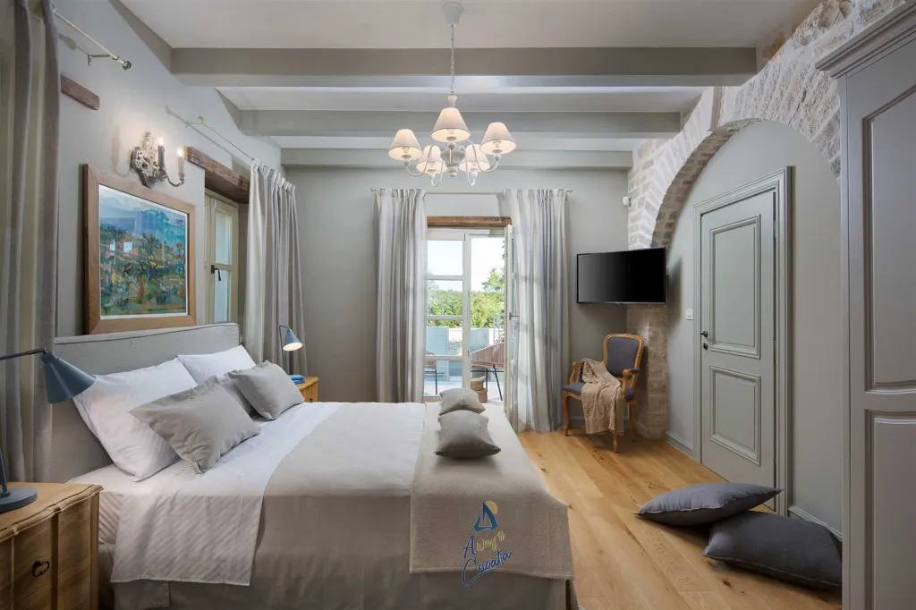 Villa in Kanfanar for 8 Guests with Private Pool