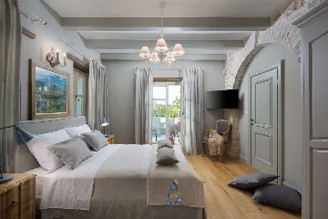 Villa in Kanfanar for 8 Guests with Private Pool