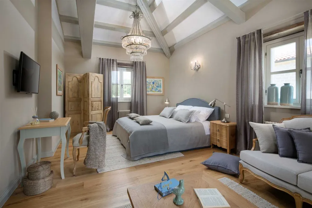 Villa in Kanfanar for 8 Guests with Private Pool