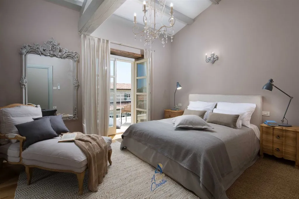 Villa in Kanfanar for 8 Guests with Private Pool