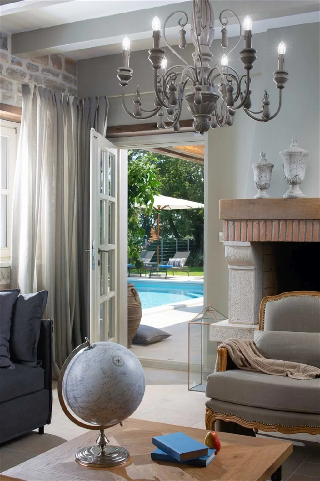 Villa in Kanfanar for 8 Guests with Private Pool
