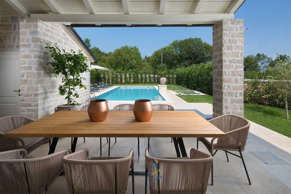 Kanfanar 4-Bedroom Villa for 8 Guests