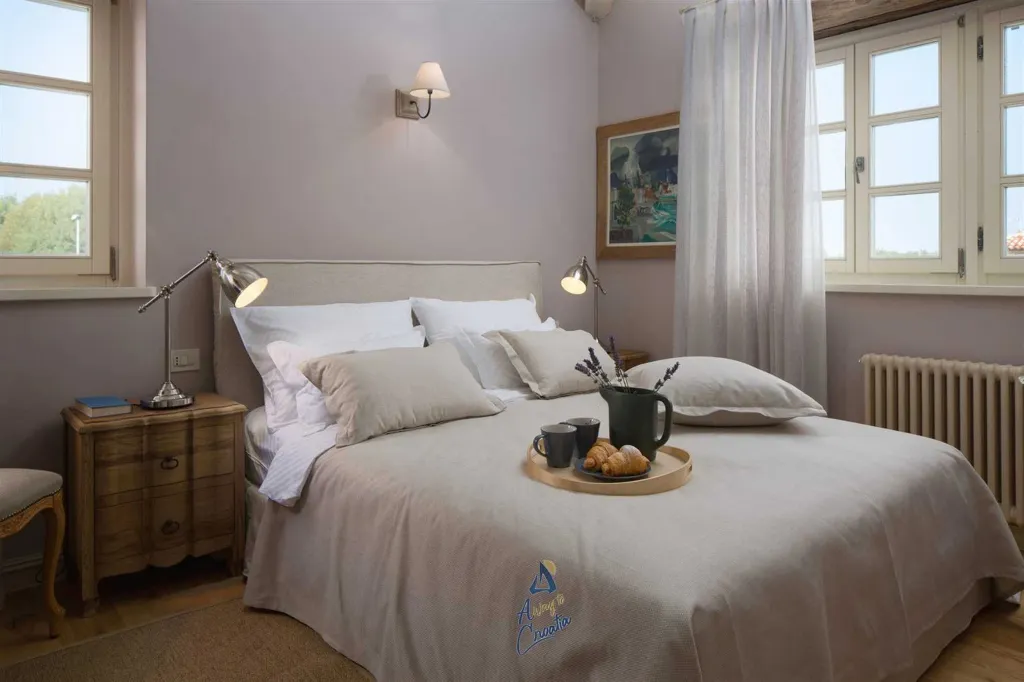 Kanfanar 4-Bedroom Villa for 8 Guests