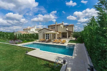 Villa in Tar, Croatia with Private Saltwater Pool