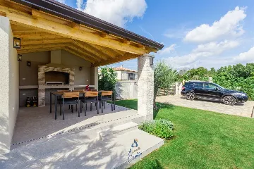 Villa in Tar, Croatia with Private Saltwater Pool