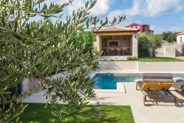 Villa in Tar, Croatia with Private Saltwater Pool