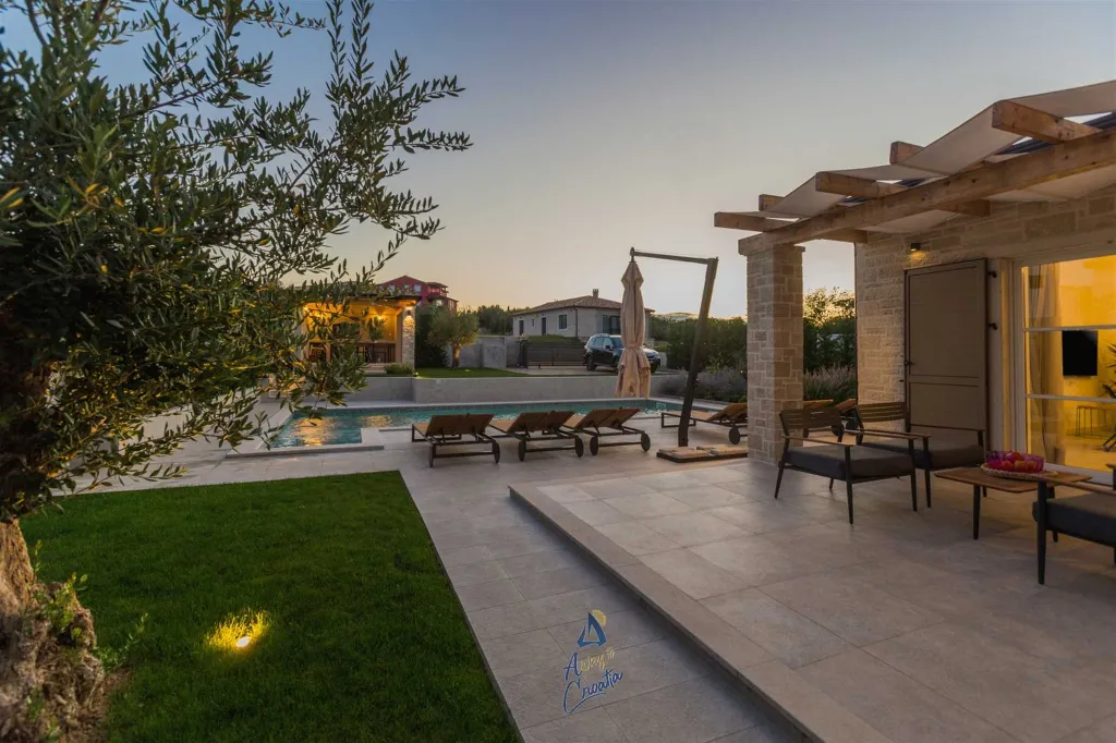 Villa in Tar, Croatia with Private Saltwater Pool