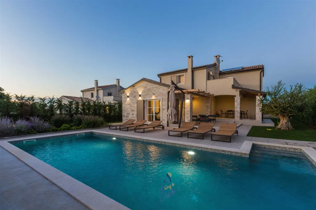Villa in Tar, Croatia with Private Saltwater Pool
