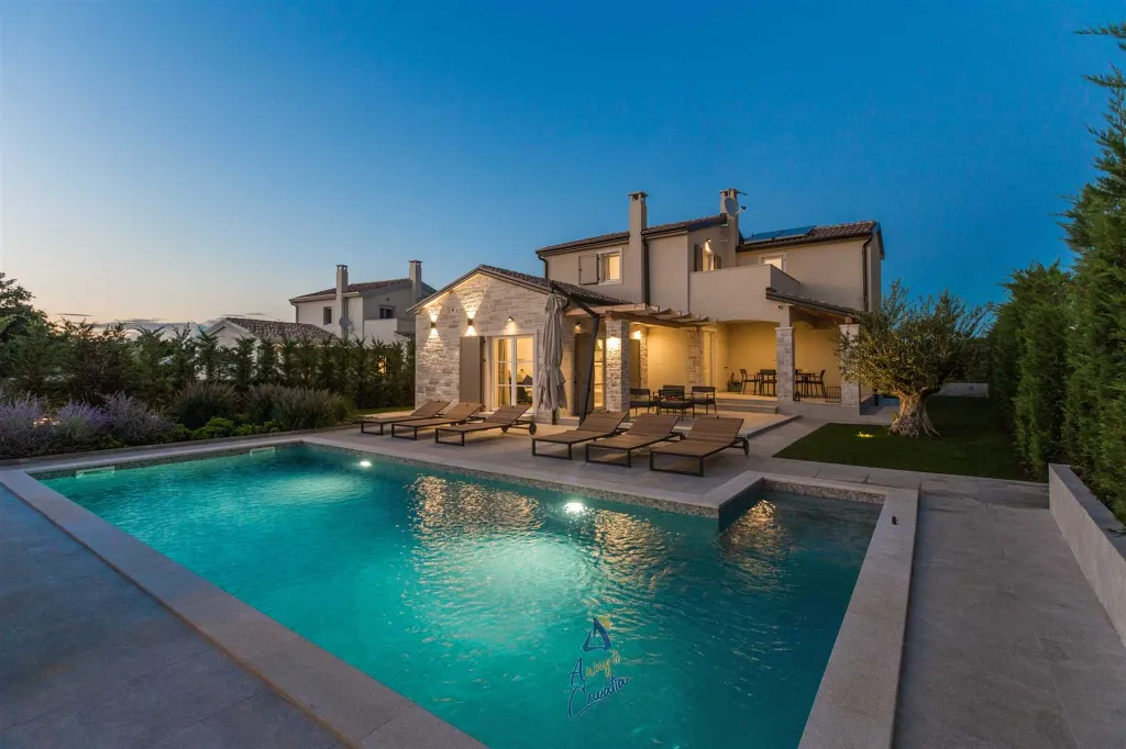 Villa in Tar, Croatia with Private Saltwater Pool