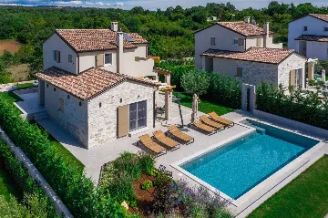Villa in Tar, Croatia with Private Saltwater Pool